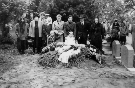 Kaarle Kustaa Hakalan haudalta 1951