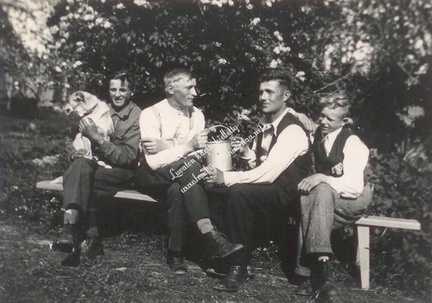 Vasemmalta Väinö Virtanen, Hugo Selkee, Arvo Leivo ja Sulo Koivisto