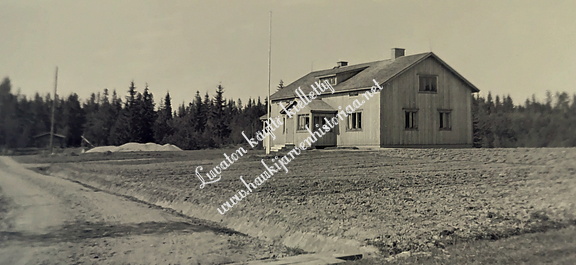 Luukkasen talo juuri valmistuneena